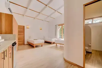 Image de Studio 2 ~ Mermaid Temple High Ceilings Apartment