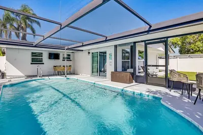Image de Canal‑Front Oasis w/Heated Pool Close to the Beach