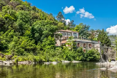 Image de Charmante maison à Corbès avec piscine privée, utilisable aussi bien à.