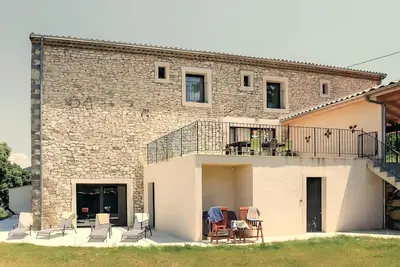 Image de Maison avec piscine privée