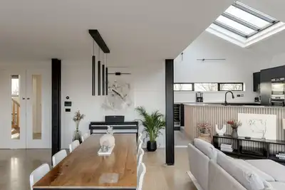 Image de Luxurious Retreat with Cinema Lounge