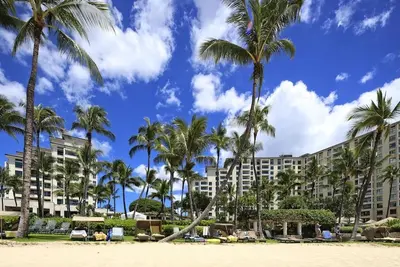 Image de 3 Ko Olina Beachfront Resort & Spa, First Class!