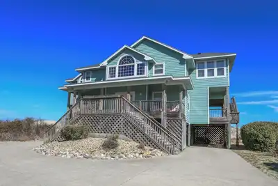 Image de Captain's Watch - 4 Br Oceanfront home in Gated Community in Corolla