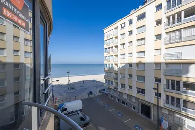 Image de Appartement soigné avec vue sur la mer