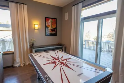 Image de South Hills - Sleeps 12+ - Sauna, Gym, Air Hockey