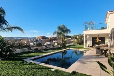 Image de Villa avec piscine 5 pièces 8 personnes - Prestige