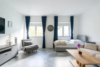 Image de 60m² Apt • Business & Family Ready • Near Vienna