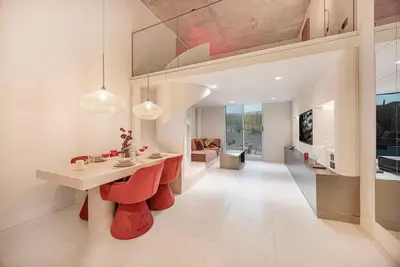 Image de Stylish Studio Loft with Outdoor Patio in Jvc