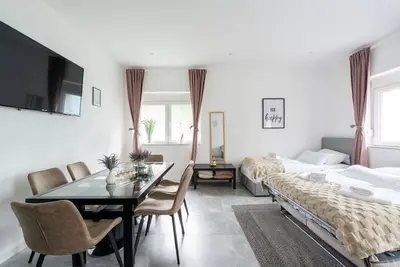 Image de 60m² near Vienna • Train • For Work & Family stays