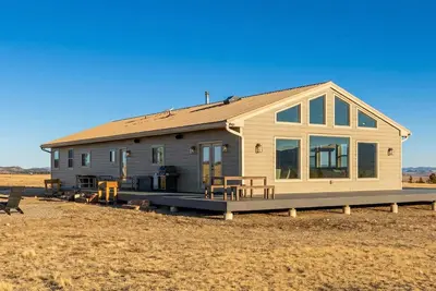 Image de Luxury Off-Grid Cabin with Stargazing Deck & Views