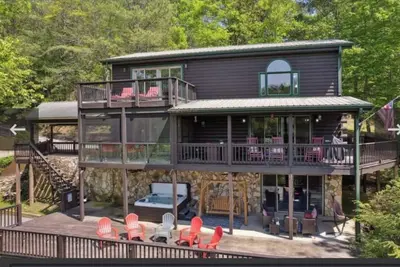 Image de Cabin on Coosawattee River with Game Room, Hot Tub, and Pools. Dog Friendly.