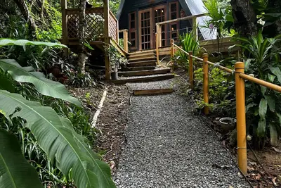 Image de Romantic Cozy Serene A Frame Mountain Cabin