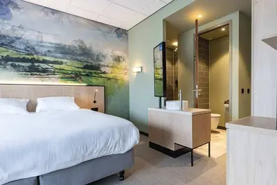 Image de Roomy Retreat with Balcony Perfect for Families Seeking a Quiet Stay