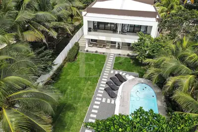 Image de Luxury Beachfront Villa in Playa Tivives, Ocean Views & Pool - non touristy area