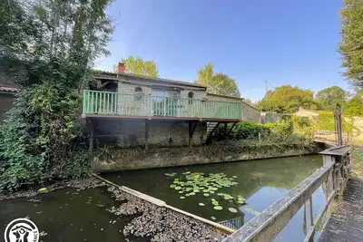 Image de Ancien Moulin avec Terrasse et Cheminée, Saint-Vincent-Sterlanges