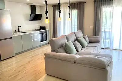 Image de Appartement 3 chambres à 2 min de la plage avec piscine et terrasse, proche commerces et restaurants