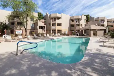 Image de Family Poolside Fun, Golf & Games!