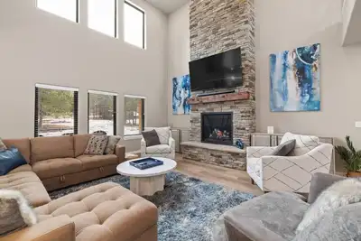 Image de The Northern Peaks Retreat! Hot Tub! Views!