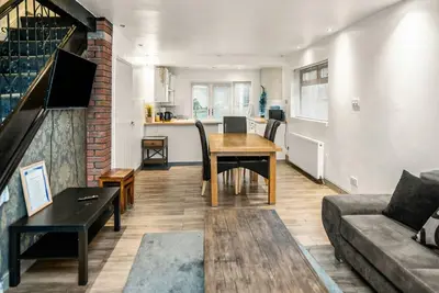 Image de Family home for six with free parking and ethernet connection