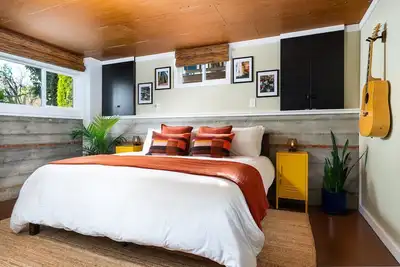 Image de West Seattle Hideaway - Private Entry Adu