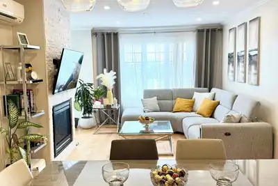 Image de Luxurious & bright Condo you will love
