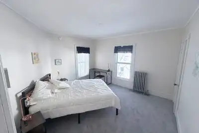 Image de Quiet Private 2 Bedroom Apartment