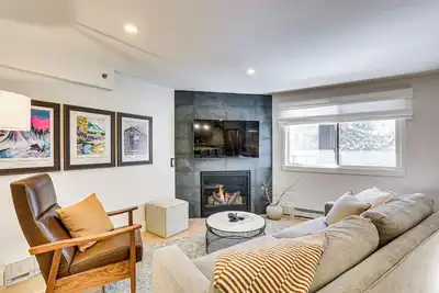 Image de Steps to Free Bus Stop! Updated East Vail Condo