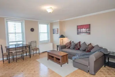 Image de Short walk to Centennial Park and Mercedes Benz