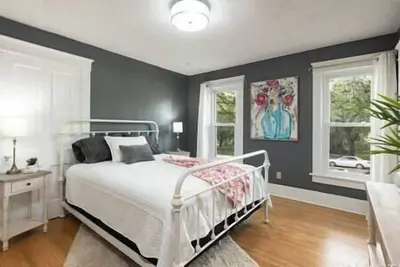 Image de Historic 1885 Bismarck Home/4br/Walk to Downtown