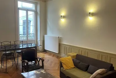 Image de Le charme du Puy dans une ancienne verrerie