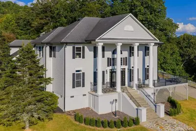 Image de Bagatelle | Family Estate Near Asheville