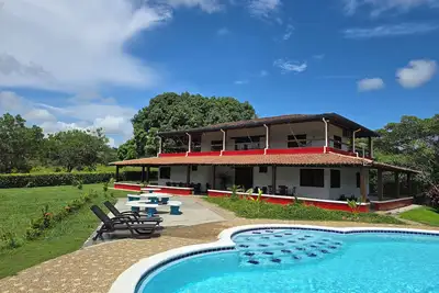 Image de Resting farm : Plumavera Doradal Reserve