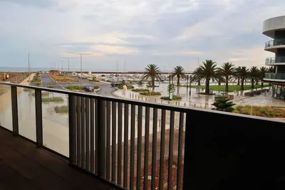 Image de Waterfront 2br | Marina Views | Free Parking