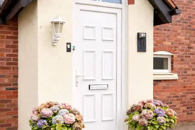 Image de Modern 2 bedroom dog friendly house