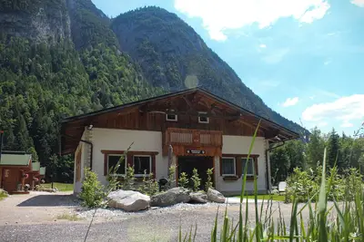 Image de Modern group lodge for families and friends, offering plenty of space, privacy, and a unique location among the mountains of Leutasch, perfect for both winter and summer.