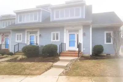 Image de Beach, Trails, State Park, Breweries, Restaurants, Linens Included!