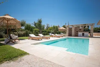 Image de Maison de vacances privée avec piscine, climatisation, bain à remous, Wifi, Tv, patio