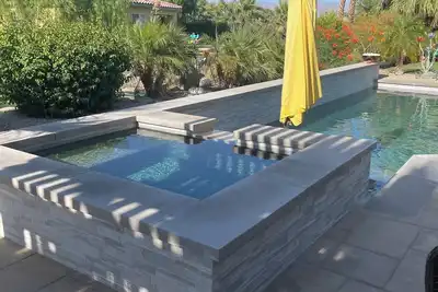 Image de Secret Oasis Bungalow near Coachella & Stagecoach Festivals - Pga Golf - Hiking