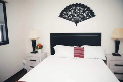 Image de Free parking, Comfy beds, sleeps 8, Garden, AirCon/heater, dinning of 8, Cozy