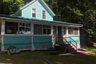 Image de Classic Waterfront Maine Cottage