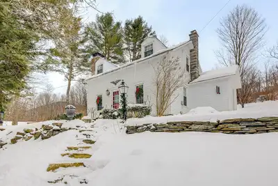 Image de Historic 1820s Homestead on Battenkill River!