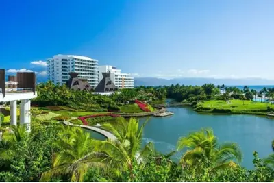 Image de Spacious Family Suite at Vidanta Nuevo Vallarta - 27 Pools, Beach & Kitchen