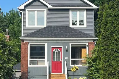 Image de Lovely home, perfectly situated, fifteen minutes to World Cup Venue, Bmo Field!