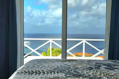 Image de New: Hilltop 2br Suite - Panoramic Sea & Sunset Views Over Flamingo Salt Ponds