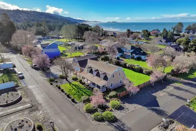 Image de New Listing! Winchuck River & Sea Retreat - with deeded river & beach access