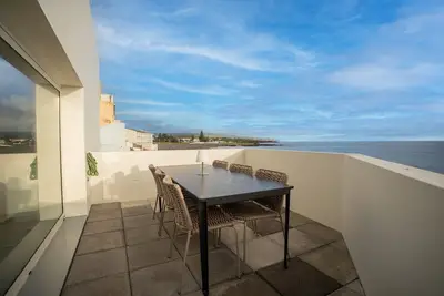 Image de The Lookout | Private Beach Access