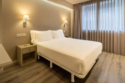 Image de 2 Comfortable Apartments w/ Balcony for Pet-Friendly Bilbao Getaways