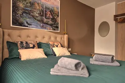 Image de Modern and inviting space designed to make your stay comfortable and relaxing.