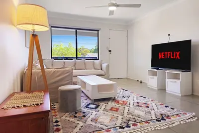 Image de Spacious Home w Secure Yard + Entertaining Deck + Fire Pit ~ Wi-Fi