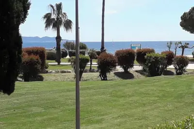 Image de Très beau T2 vue mer accès direct à la plage à 35 mètres! !